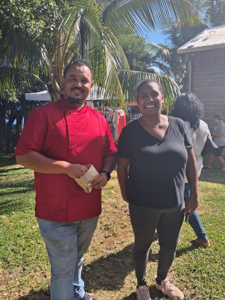 Exposants et visiteurs du Parcours des Fées à Saint-Pierre, La Réunion