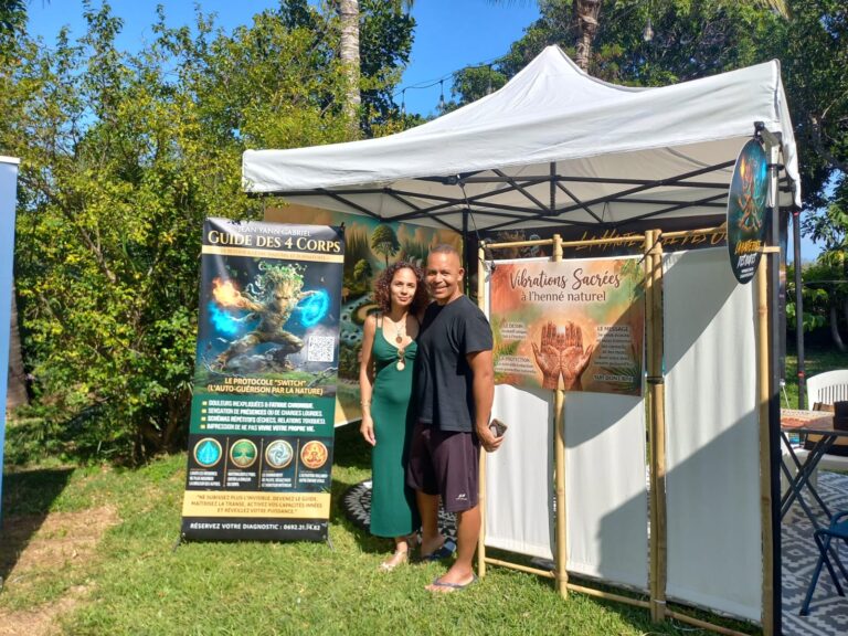 Exposants et visiteurs du Parcours des Fées à Saint-Pierre, La Réunion