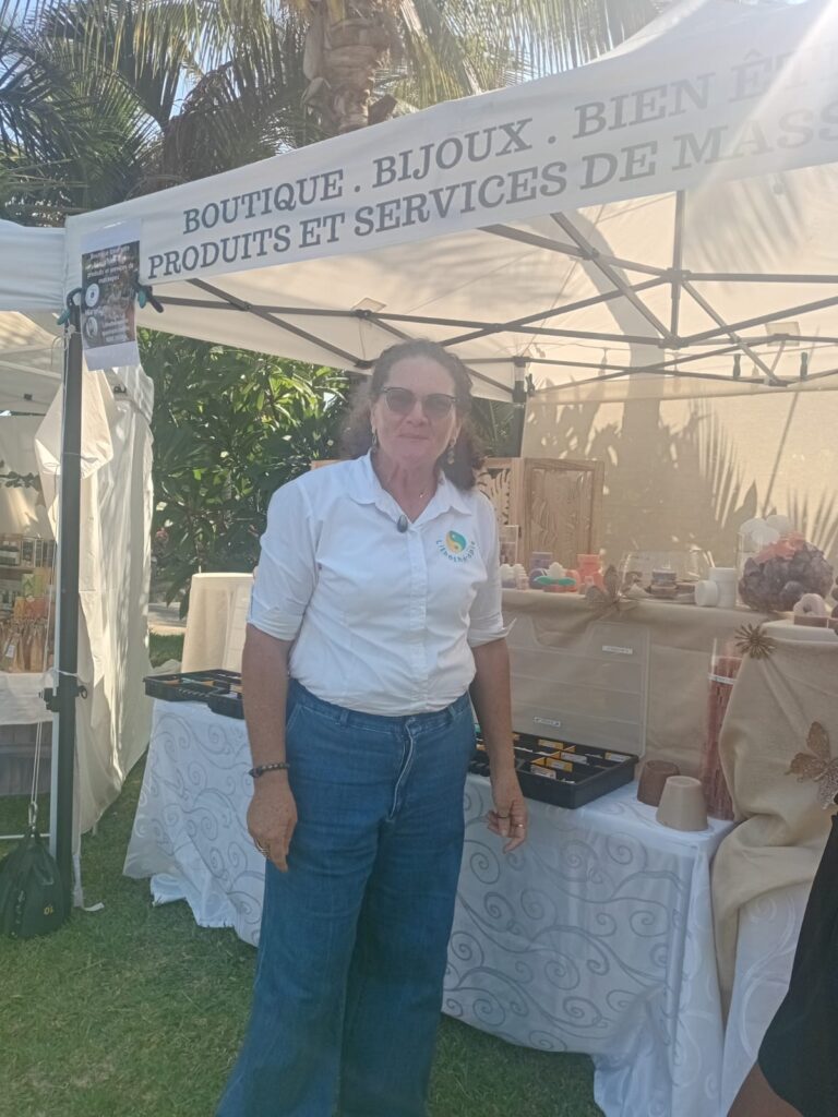 Exposants et visiteurs du Parcours des Fées à Saint-Pierre, La Réunion