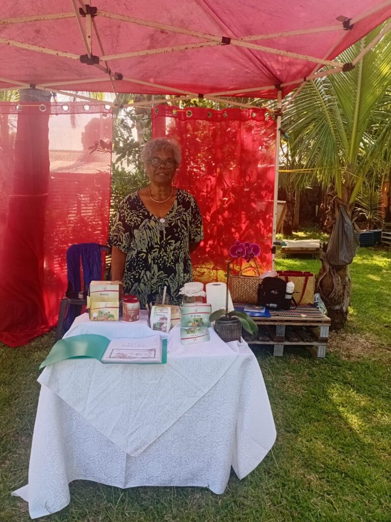 Exposants et visiteurs du Parcours des Fées à Saint-Pierre, La Réunion